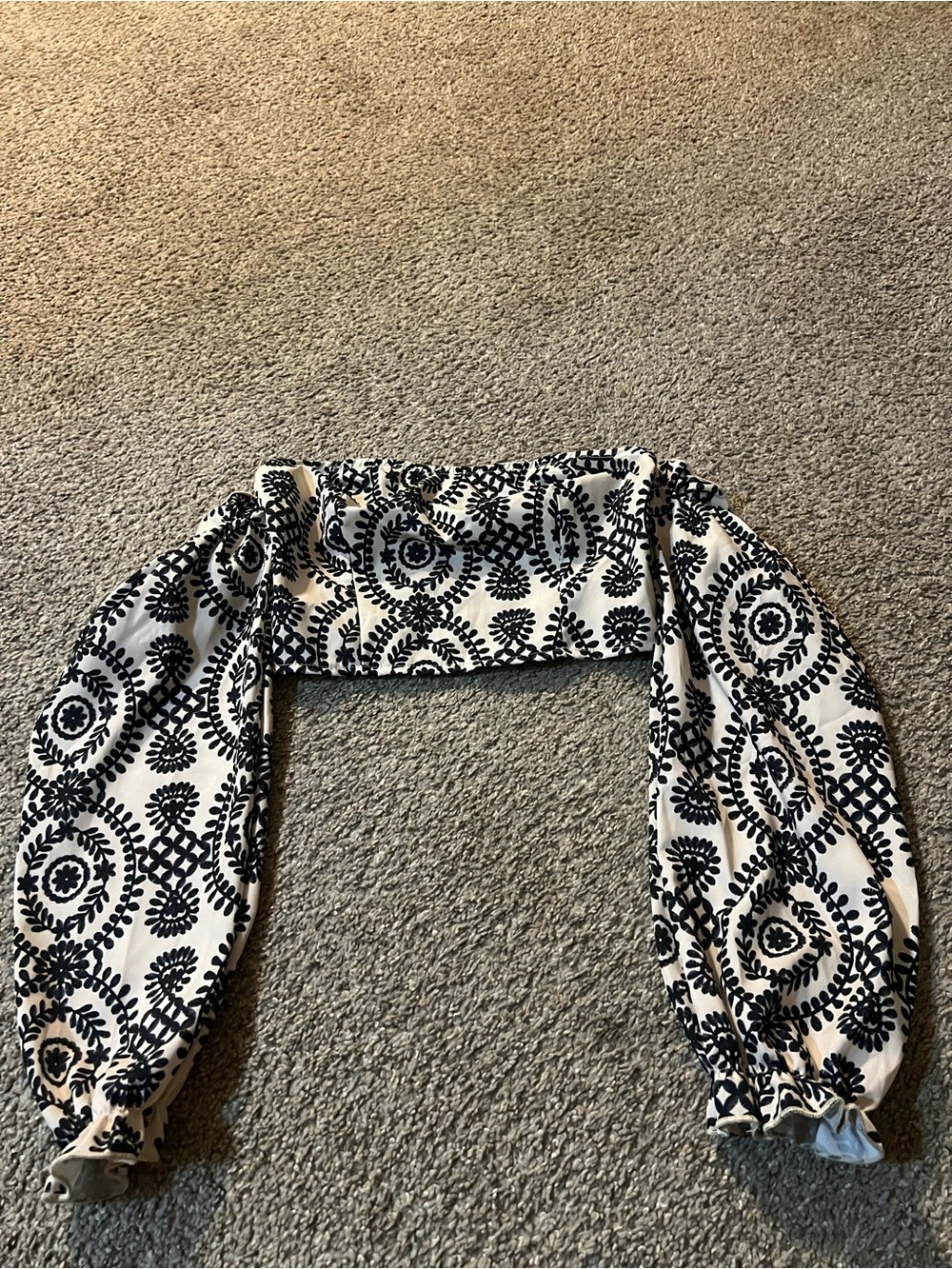 Black & White Printed Puff Sleeve Arm Covers - Women's Accessories